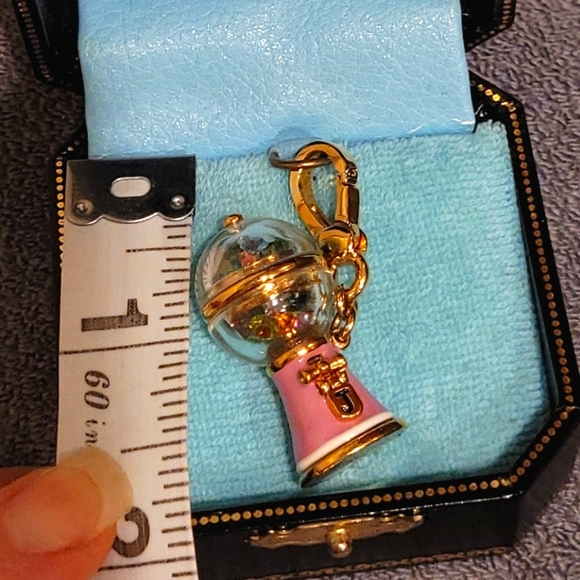 JUICY COUTURE PINK BUBBLE GUM MACHINE CHARM - Picture 3 of 9